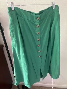 Universal Thread Green Button-Front Midi Skirt